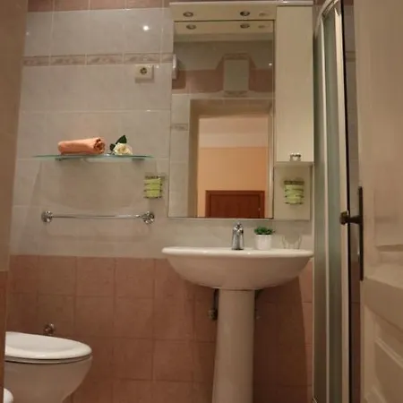 Komel Ii Apartmán *