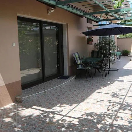 Komel Ii Apartment