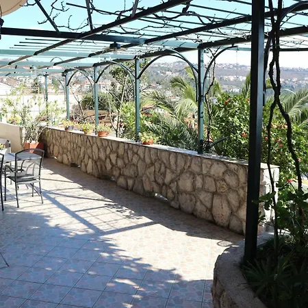 Komel Ii Apartment