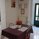 Komel Ii Apartament *