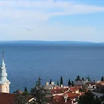 Апартаменти Komel Ii